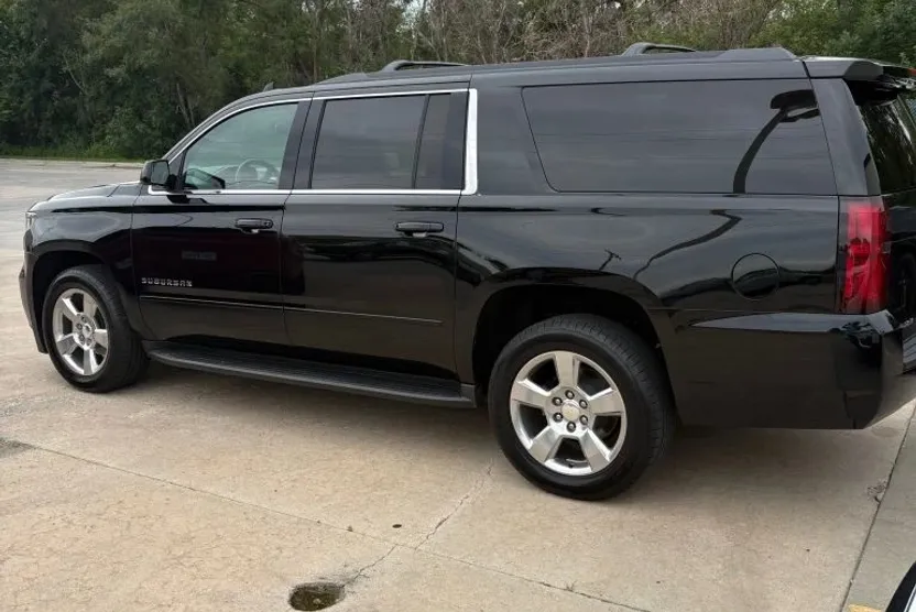 2018 Chevrolet Suburban LS photo 1