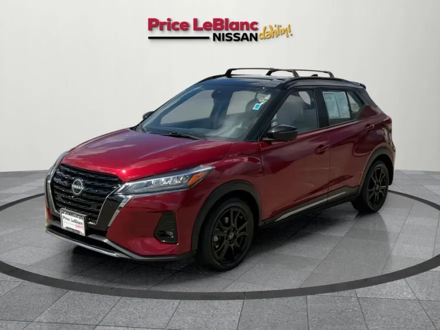 2022 Nissan Kicks SR photo 1