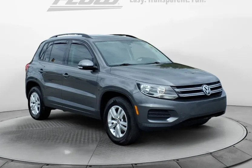2016 Volkswagen Tiguan S photo 1