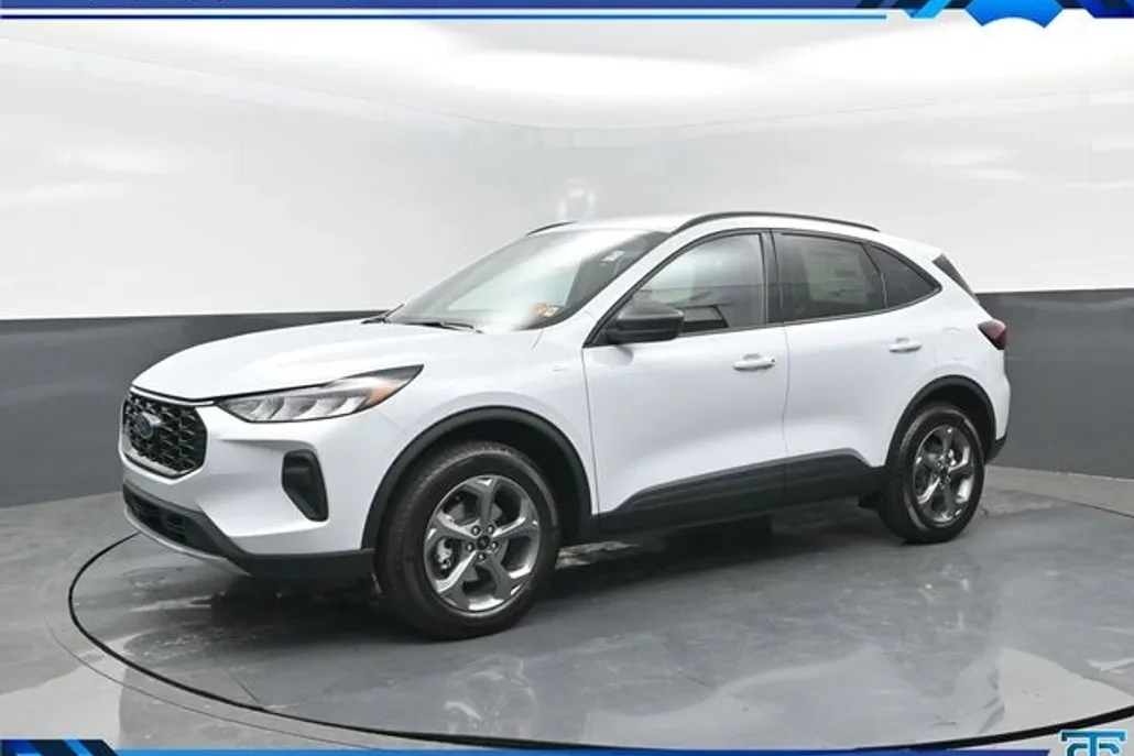 2026 Ford Escape ST-Line photo 1