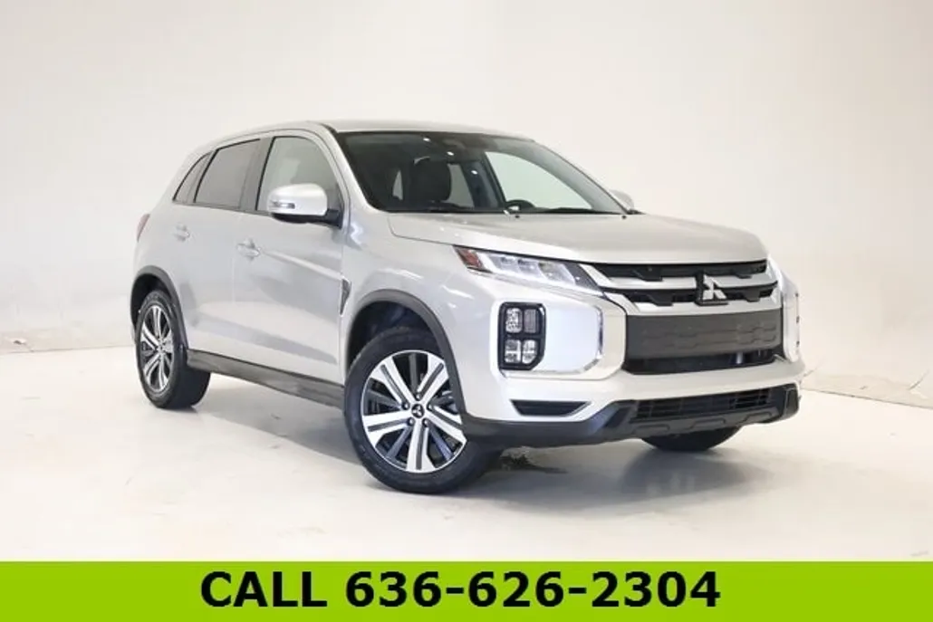2024 Mitsubishi Outlander Sport SE photo 1
