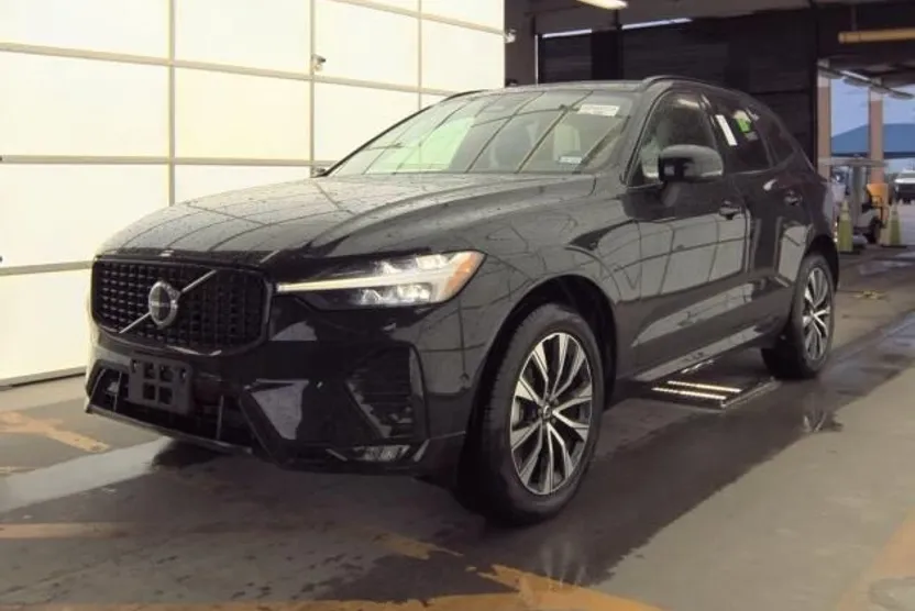 2025 Volvo XC60 B5 Plus photo 1