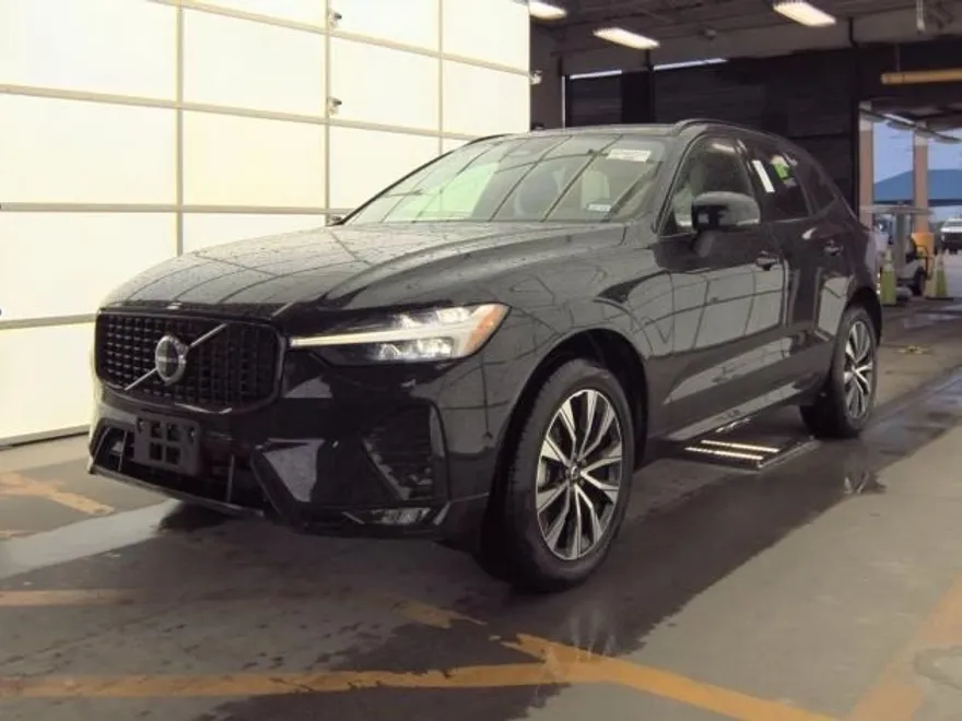 2025 Volvo XC60 B5 Plus photo 1