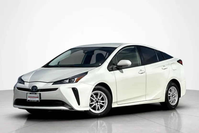 2019 Toyota Prius L Eco photo 1