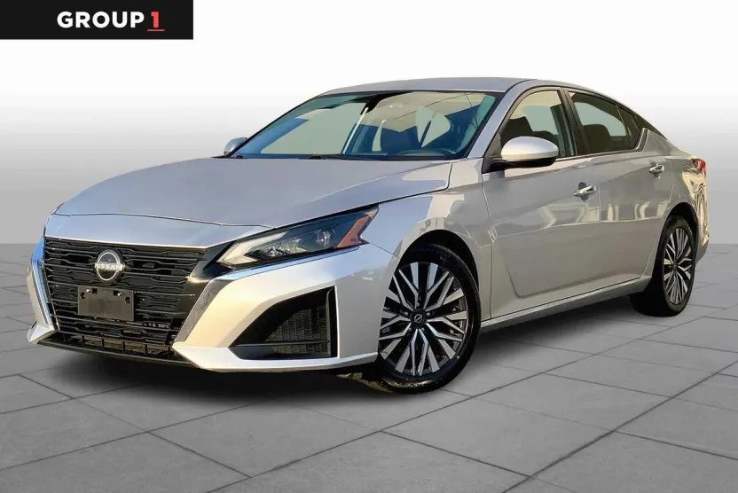 2023 Nissan Altima 2.5 SV photo 1
