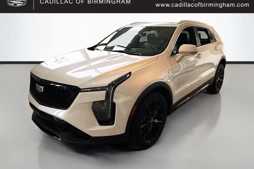 2025 Cadillac XT4 Premium Luxury photo 1