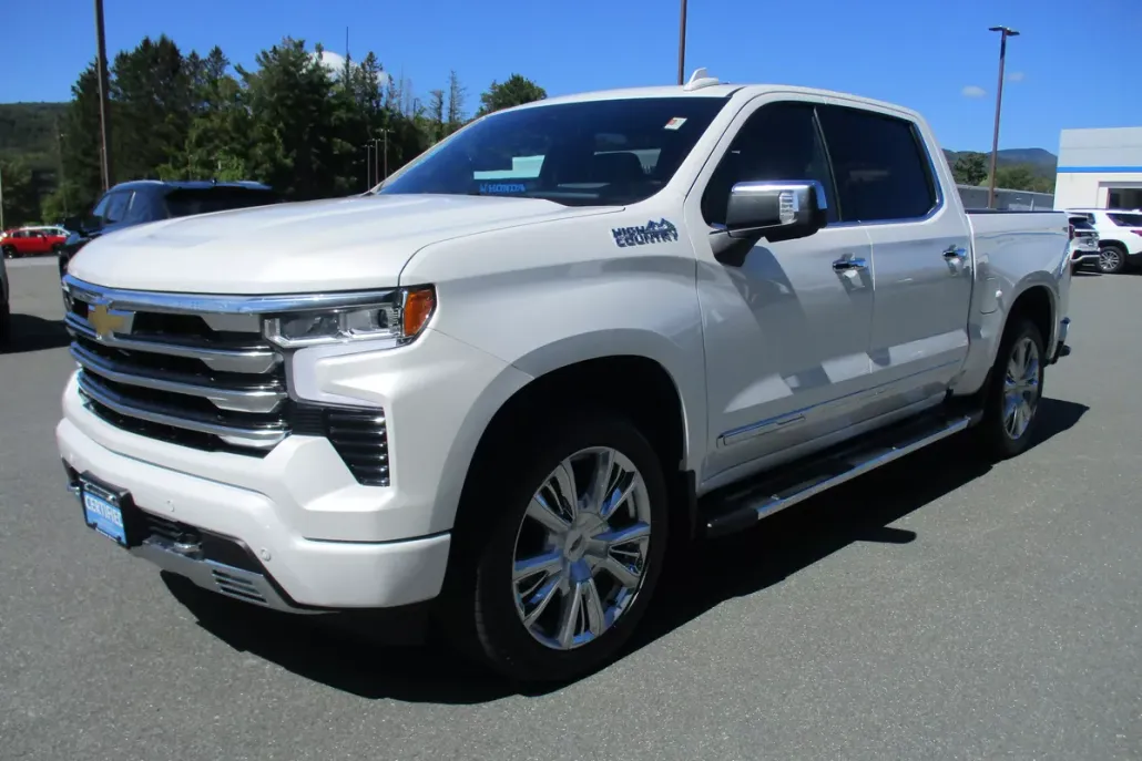 2023 Chevrolet Silverado 1500 High Country photo 1