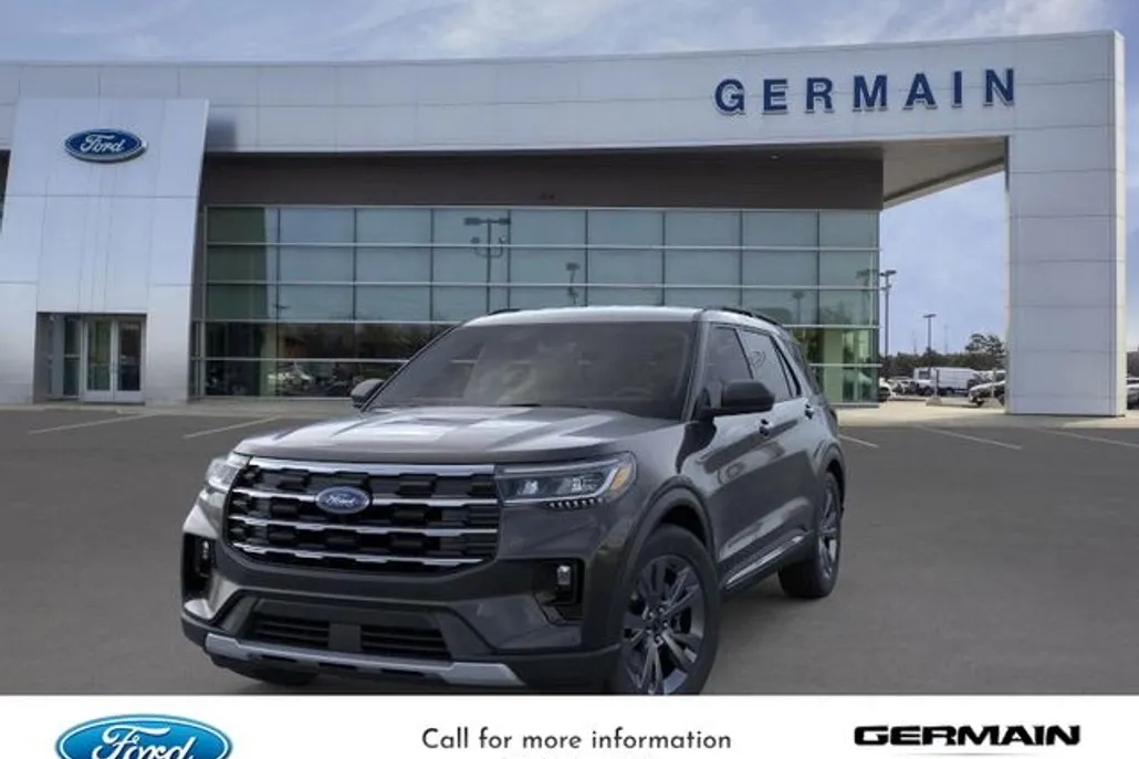 2025 Ford Explorer photo 1