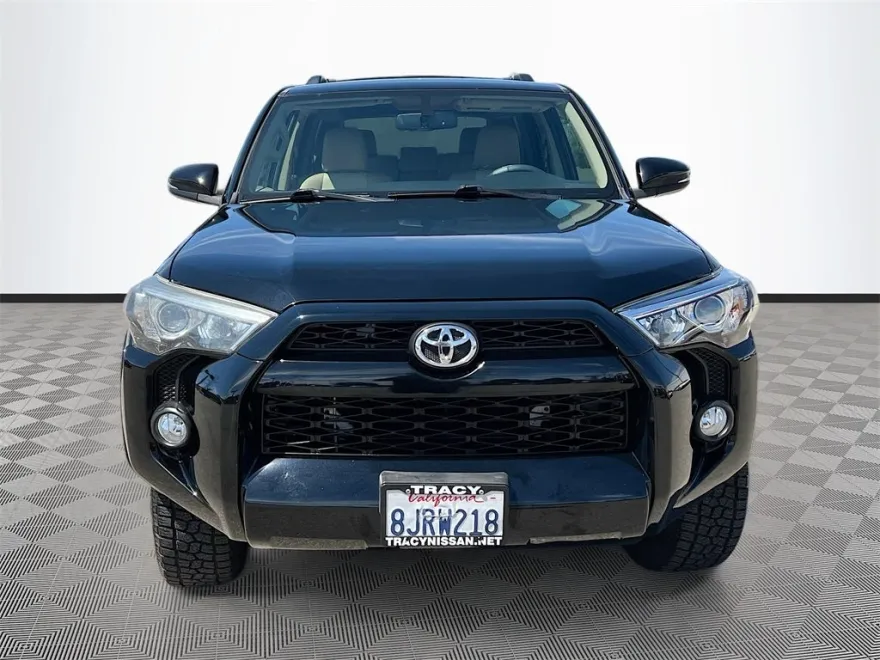 2019 Toyota 4Runner SR5 photo 1