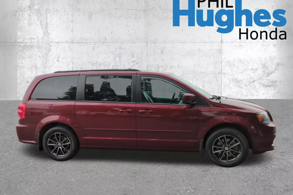2017 Dodge Grand Caravan GT photo 1