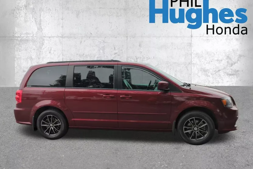 2017 Dodge Grand Caravan GT photo 1