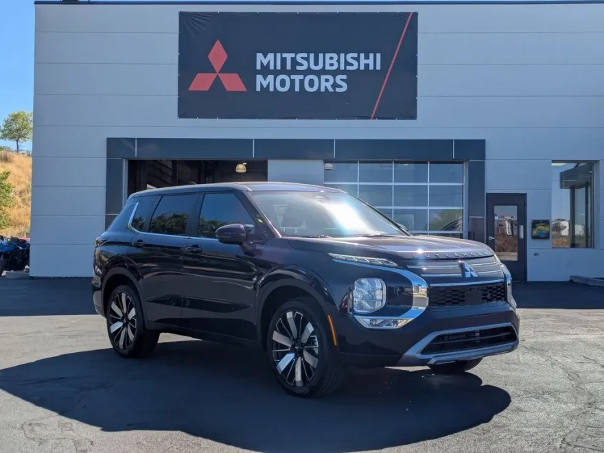 2025 Mitsubishi Outlander SE Ralliart photo 1