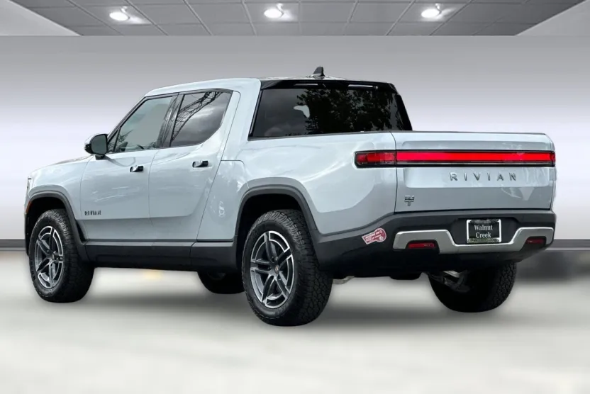 2025 Rivian R1T Adventure photo 1