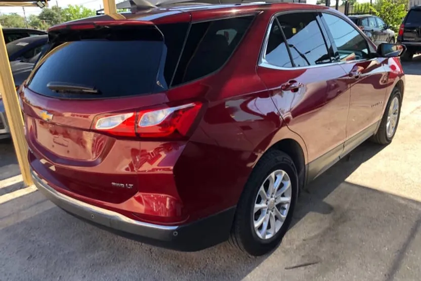 2019 Chevrolet Equinox LT photo 1