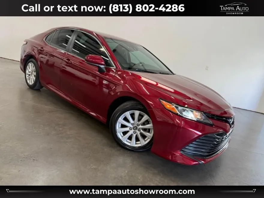 2019 Toyota Camry SE XLE photo 1