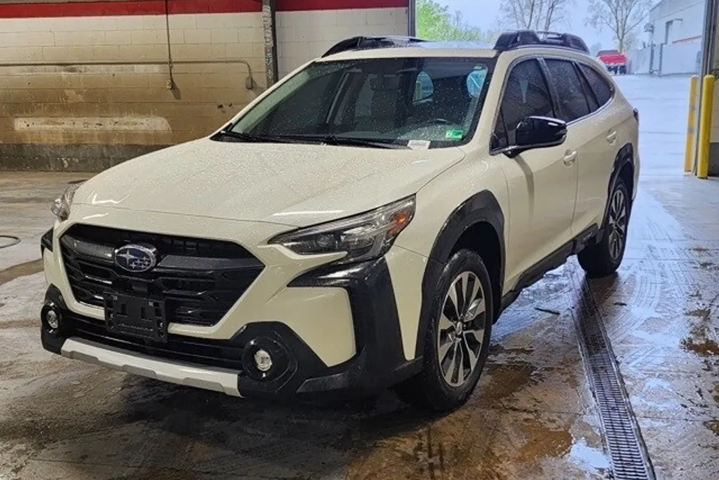 2024 Subaru Outback Limited photo 1