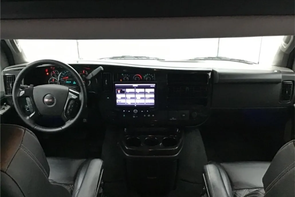 2023 Gmc Savana photo 1