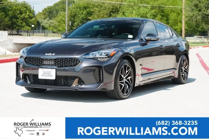 2023 Kia Stinger GT-Line photo 1