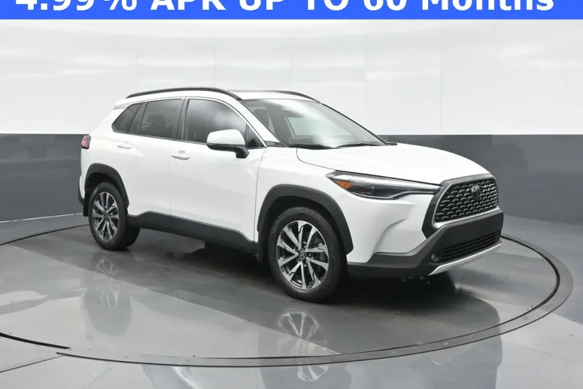 2023 Toyota Corolla Cross XLE photo 1