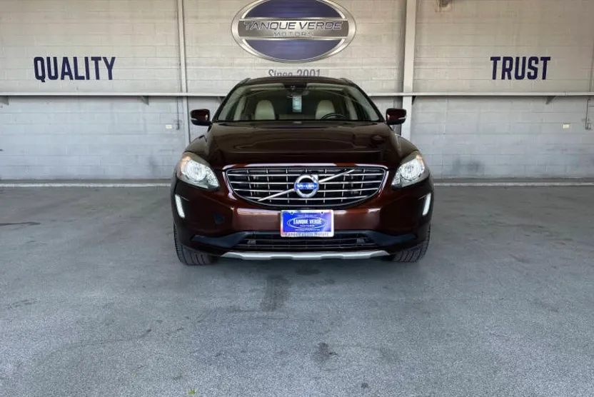 2015 Volvo XC60 T6 Drive-E photo 1