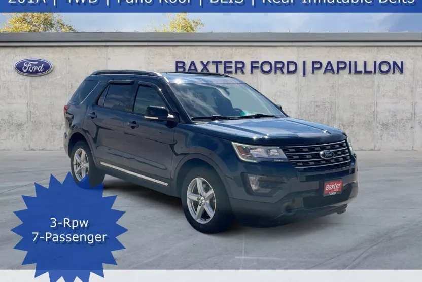 2016 Ford Explorer XLT photo 1