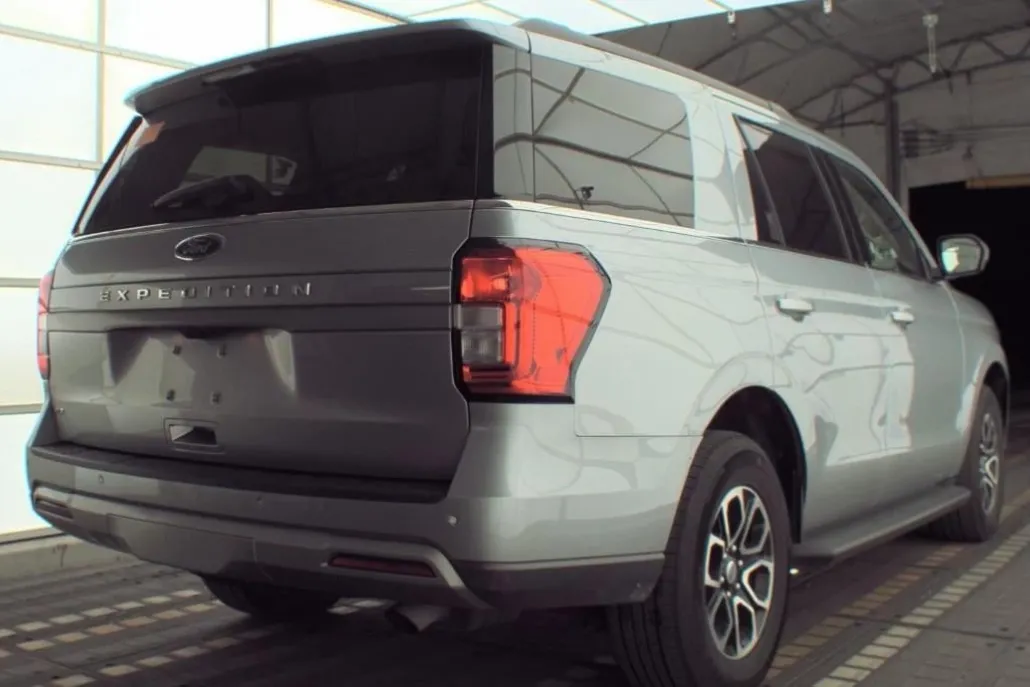 2024 Ford Expedition XLT photo 1