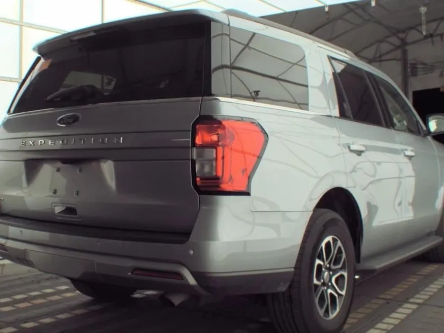 2024 Ford Expedition XLT photo 1