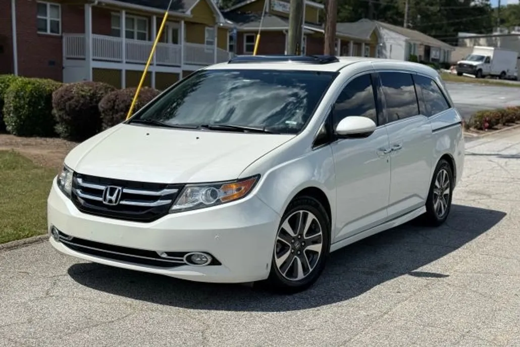 2016 Honda Odyssey Touring Elite photo 1