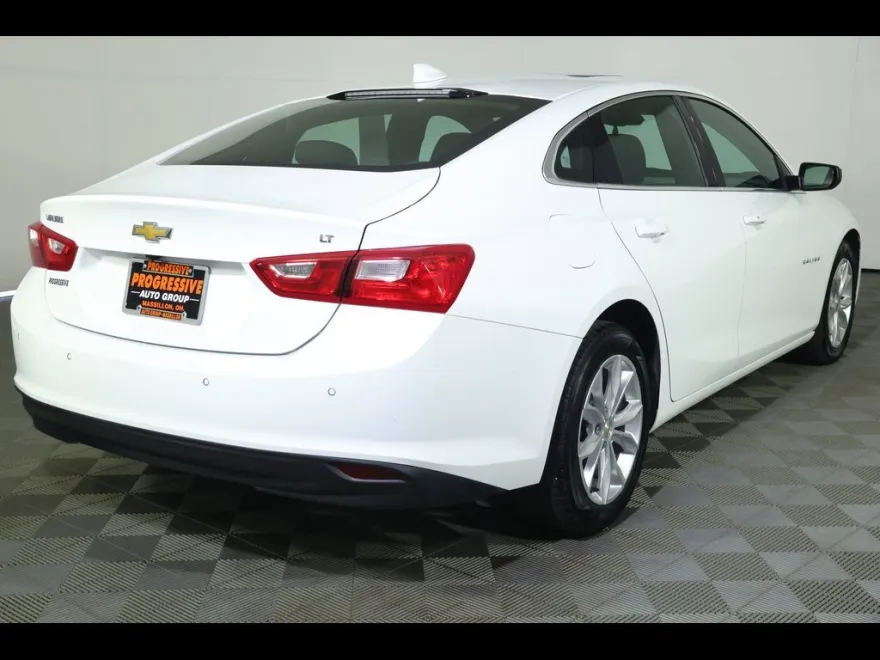 2024 Chevrolet Malibu 1LT photo 1