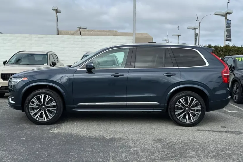 2022 Volvo XC90 Recharge T8 Inscription Expression photo 1