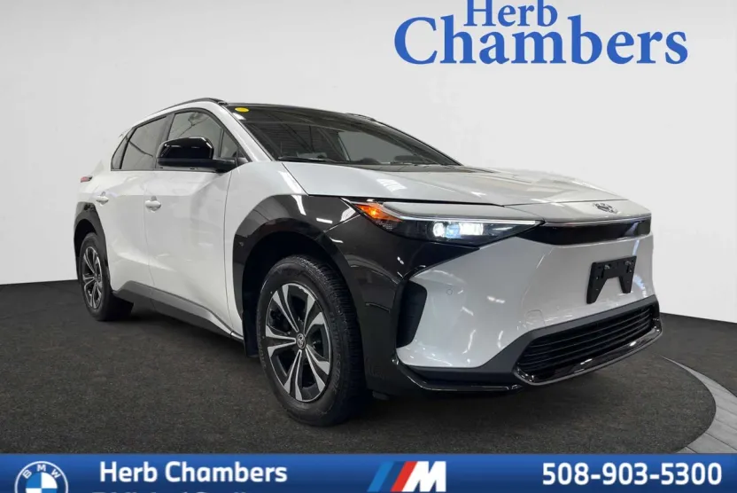 2024 Toyota bZ4X XLE photo 1
