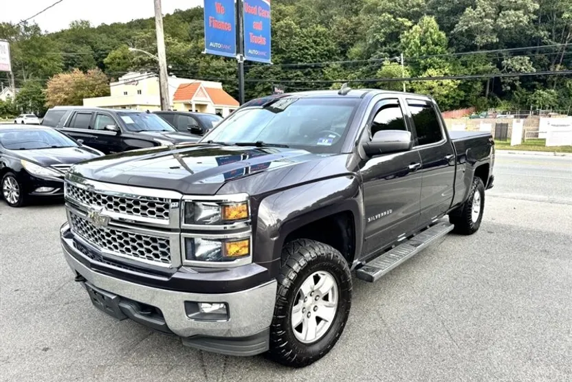 2015 Chevrolet Silverado 1500 LT photo 1