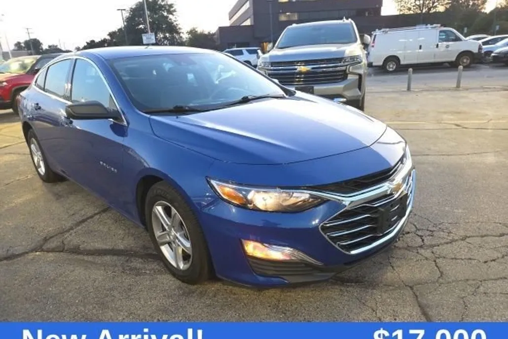 2023 Chevrolet Malibu LS photo 1
