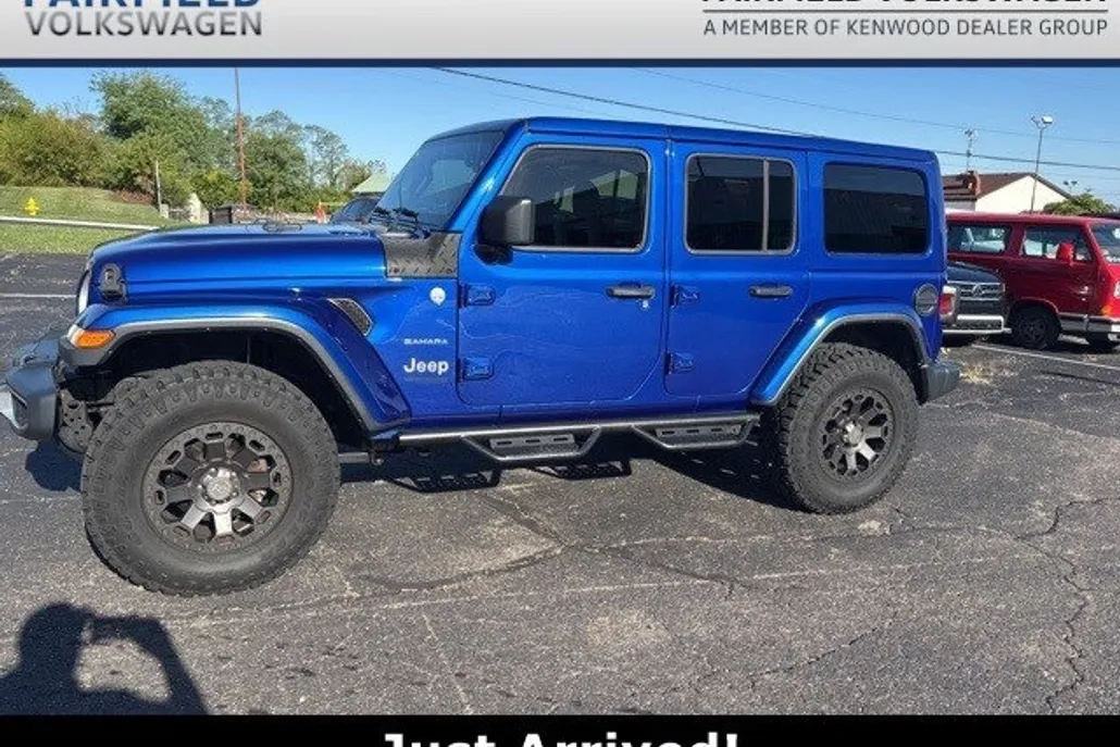 2020 Jeep Wrangler Unlimited Sahara photo 1