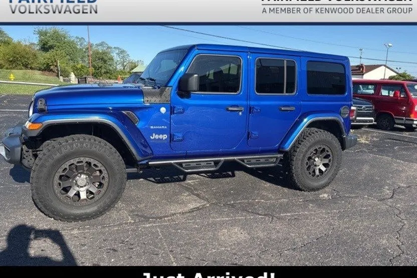 2020 Jeep Wrangler Unlimited Sahara photo 1
