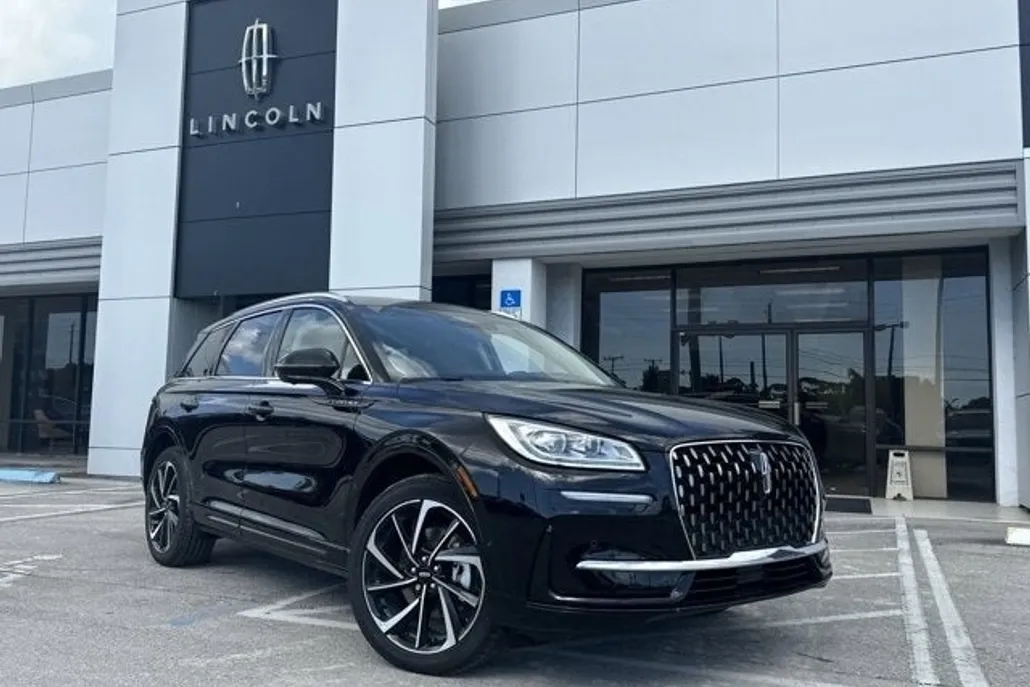 2024 Lincoln Corsair Grand Touring photo 1