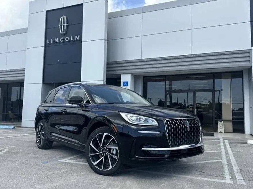 2024 Lincoln Corsair Grand Touring photo 1