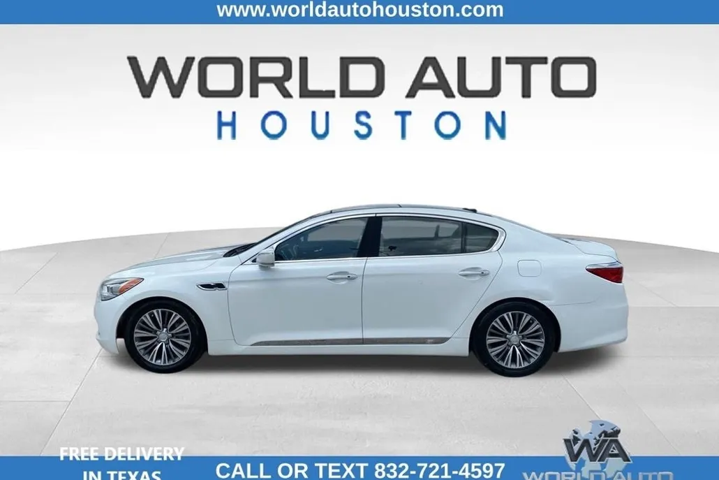 2017 Kia K900 Premium photo 1