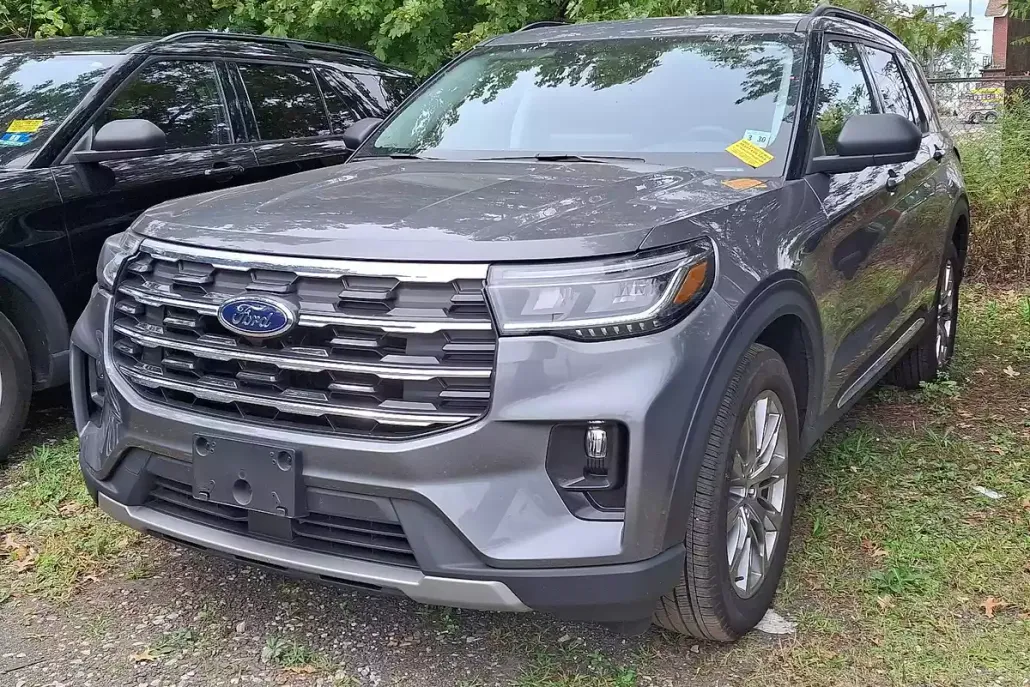2025 Ford Explorer Sport photo 1