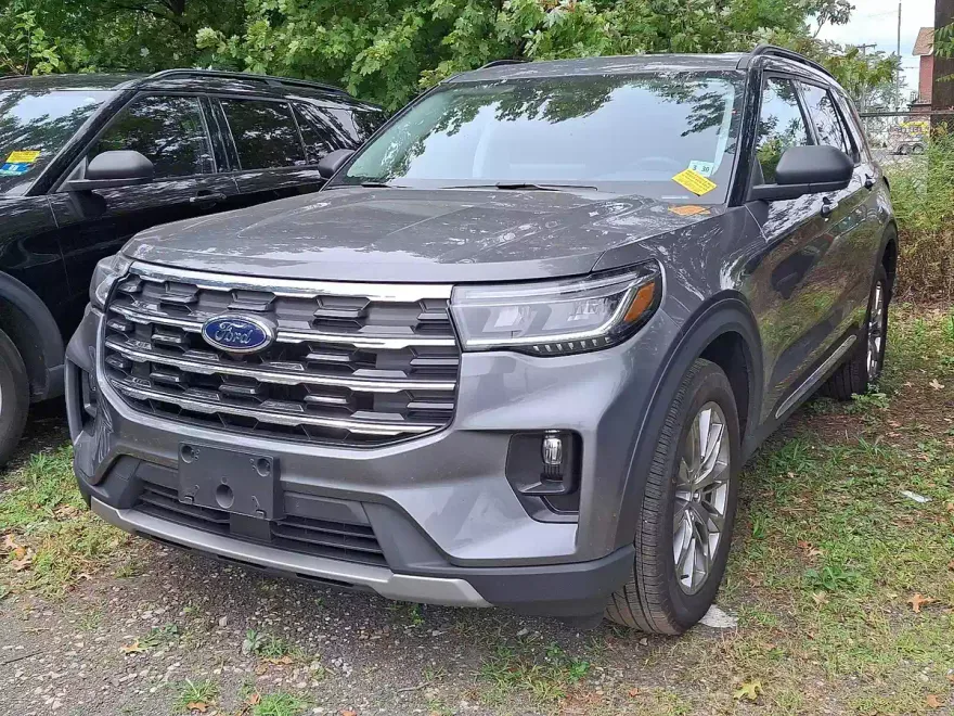 2025 Ford Explorer Sport photo 1