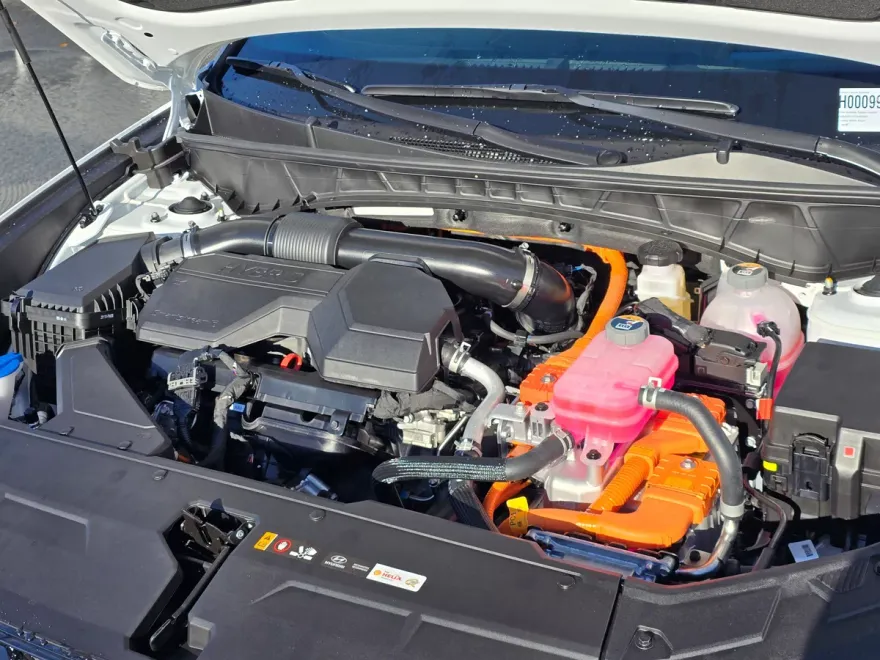 2026 Hyundai Tucson Hybrid Limited photo 1