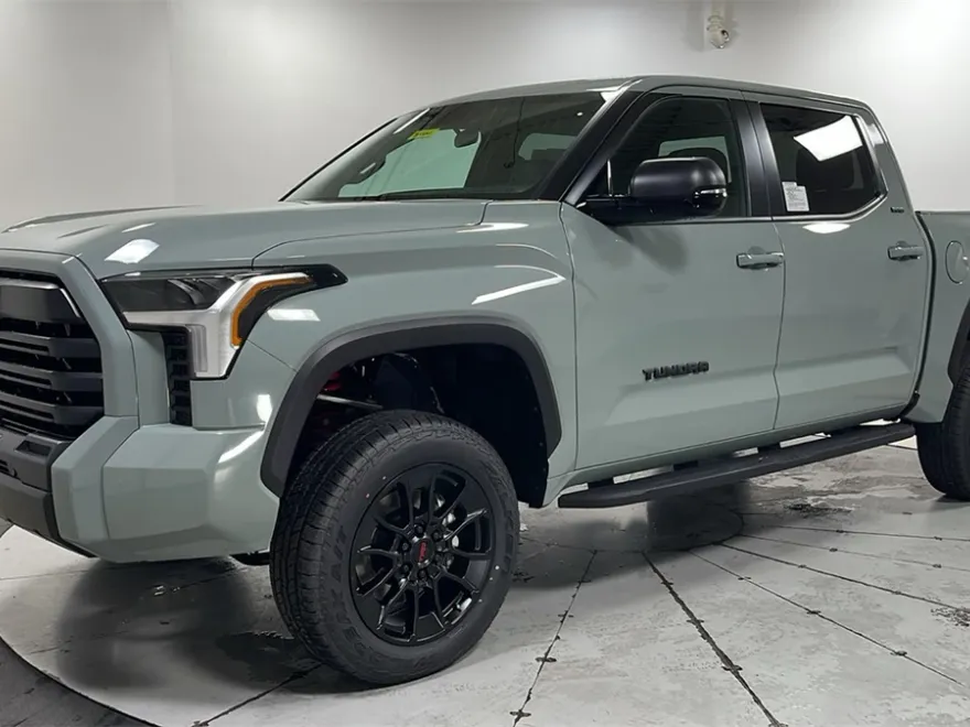 2026 Toyota Tundra SR5 CrewMax photo 1