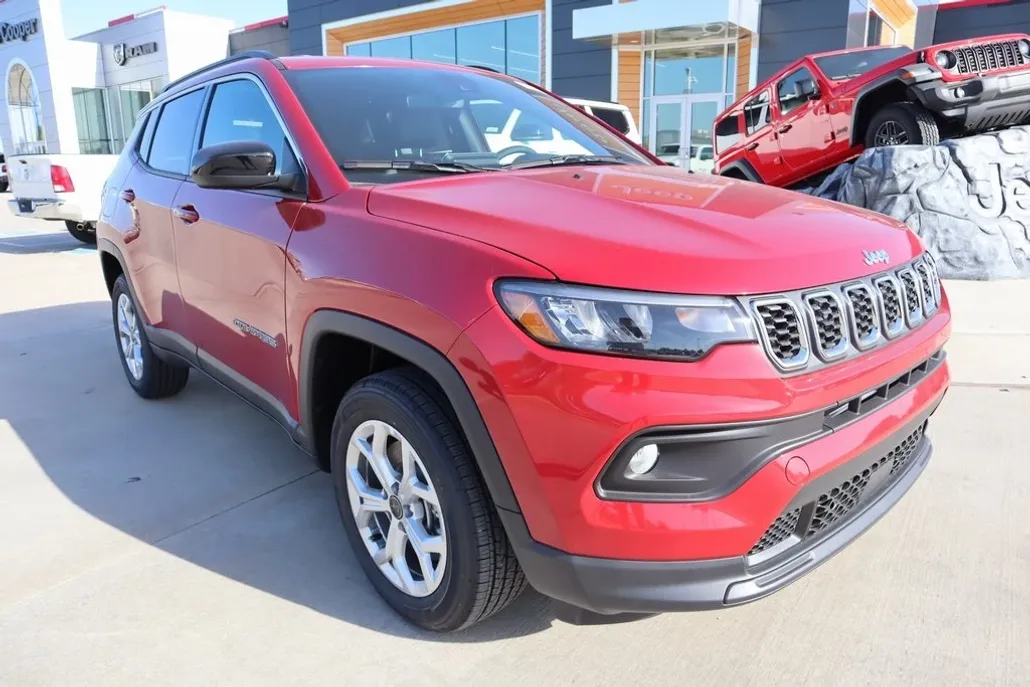 2025 Jeep Compass Latitude photo 1