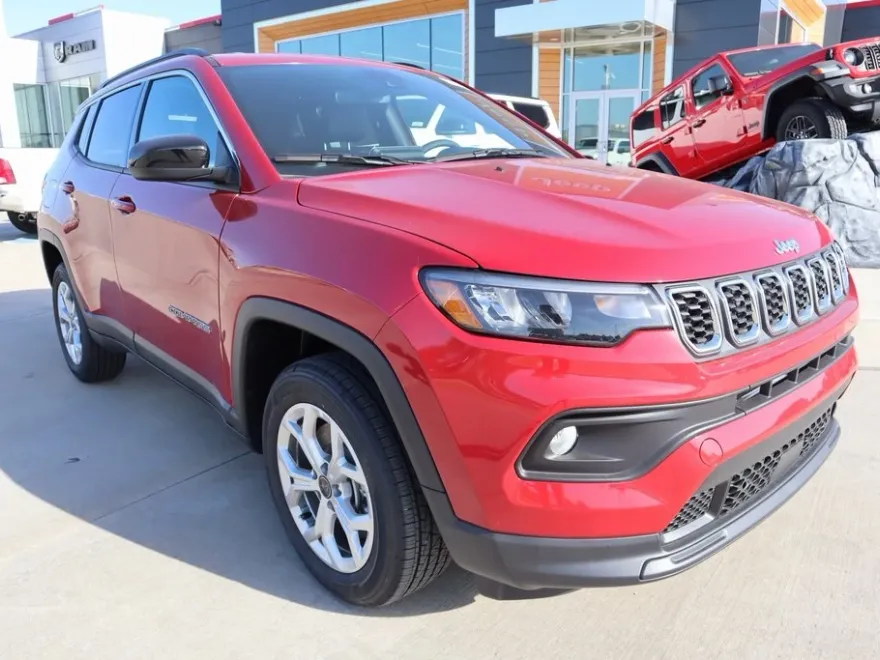 2025 Jeep Compass Latitude photo 1