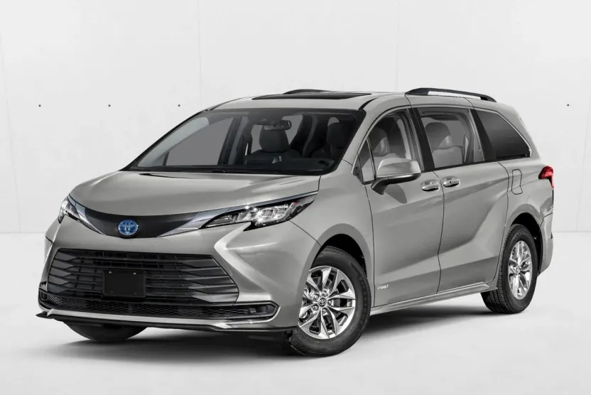 2022 Toyota Sienna LE photo 1