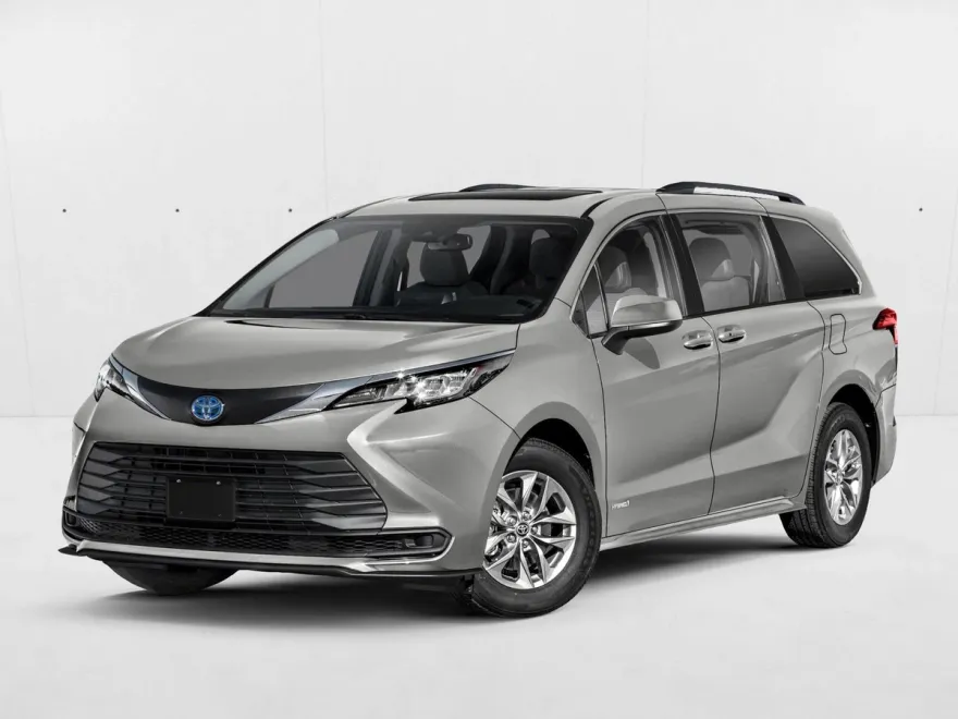 2022 Toyota Sienna LE photo 1