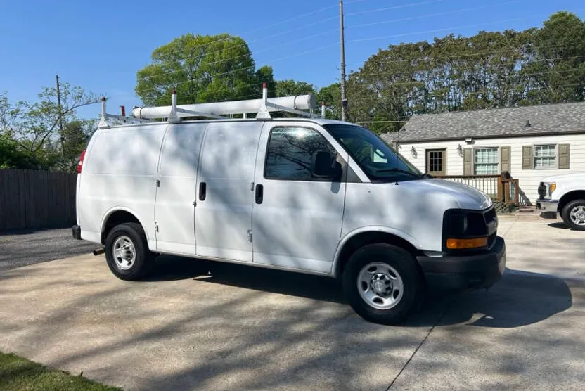 2016 Chevrolet Express 3500 Cargo Van photo 1