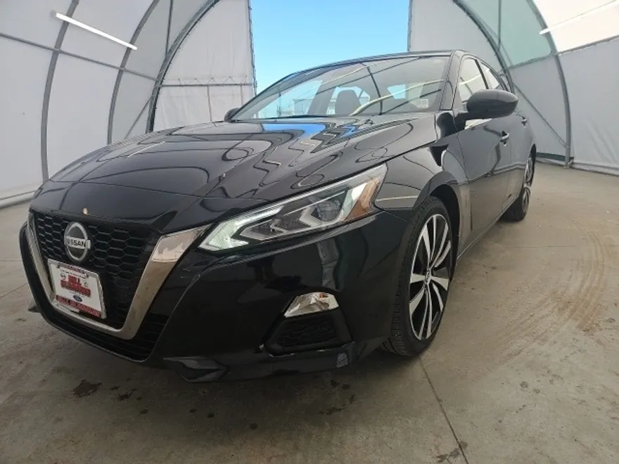 2022 Nissan Altima 2.5 SR photo 1