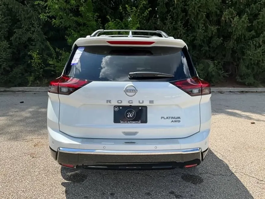 2025 Nissan Rogue Platinum photo 1