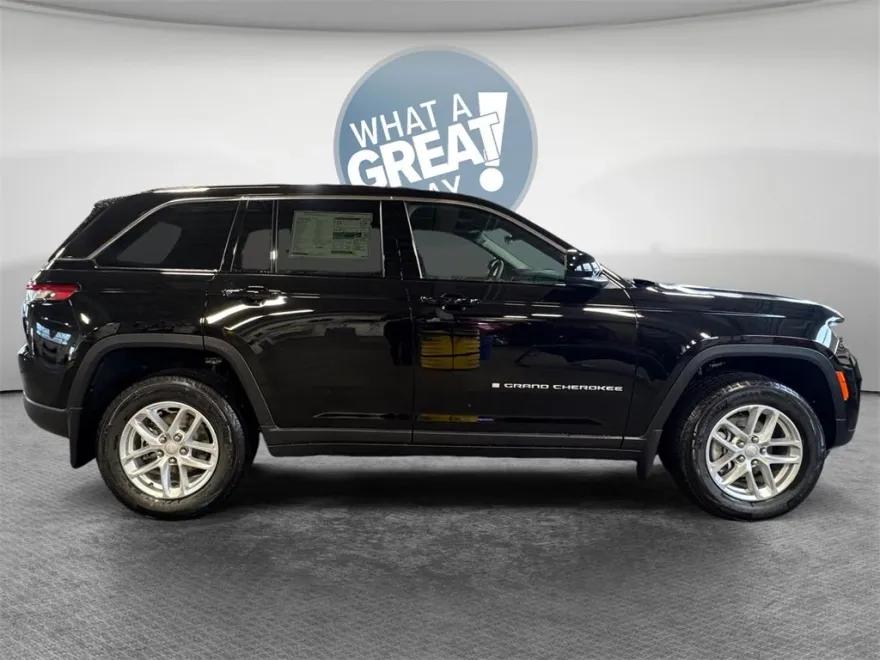 2025 Jeep Grand Cherokee Base photo 1